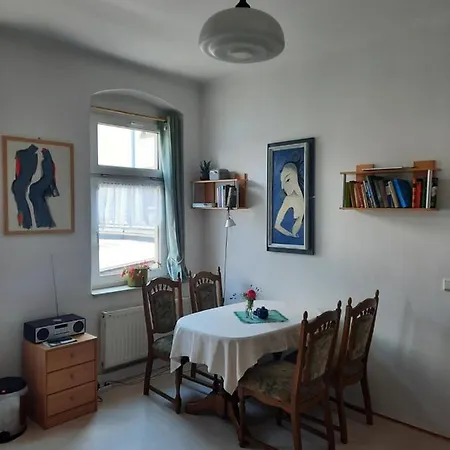 Kunstoase Am Blauen Haus Apartmán