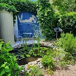 Kunstoase Am Blauen Haus